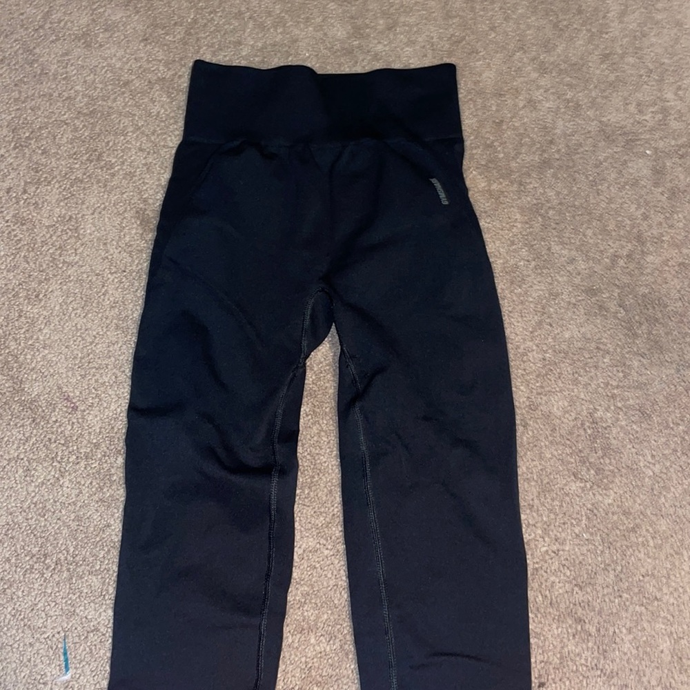 GYMSHARK LEGGINGS (slight piling)